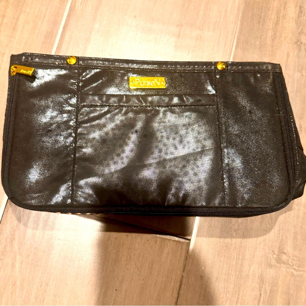 PurseN travel organizer with fabulous leopard interior.